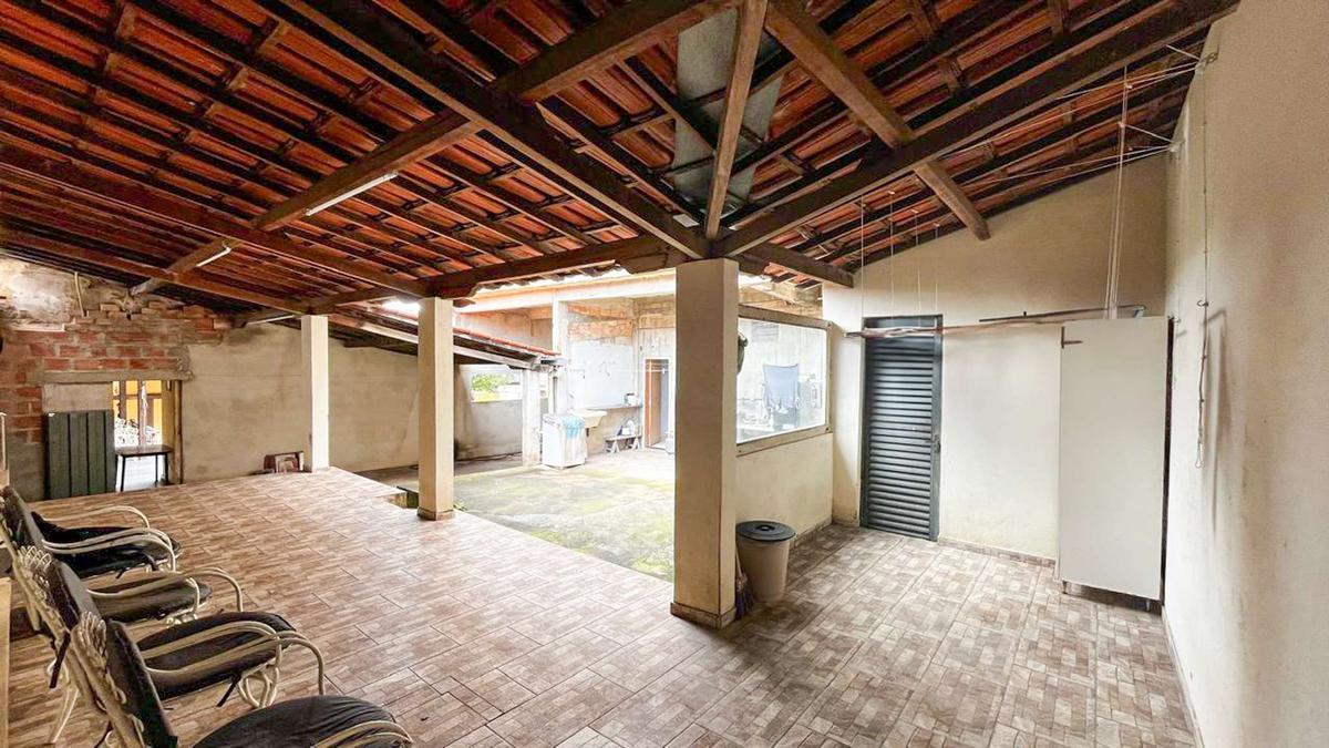 Casa, Santa Terezinha, 4 Quartos, 5 Vagas, 1 Suíte