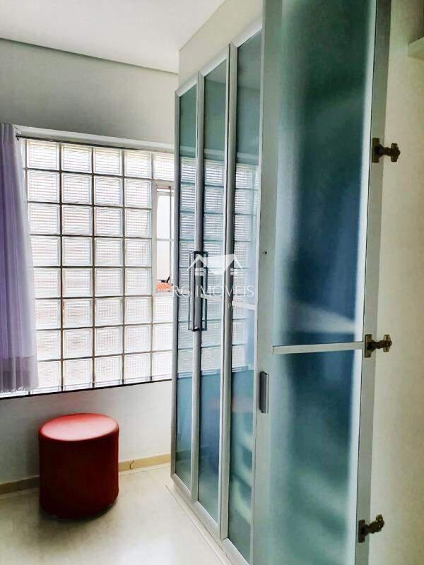 Casa, Milionários, 4 Quartos, 11 Vagas, 1 Suíte