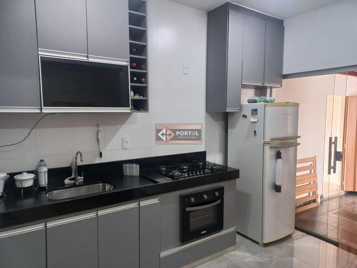 Casa, Vila Clóris, 3 Quartos, 4 Vagas, 1 Suíte