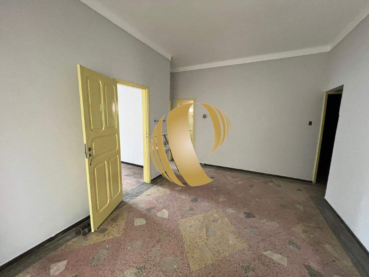 Casa, Centro, 4 Quartos, 2 Vagas, 1 Suíte