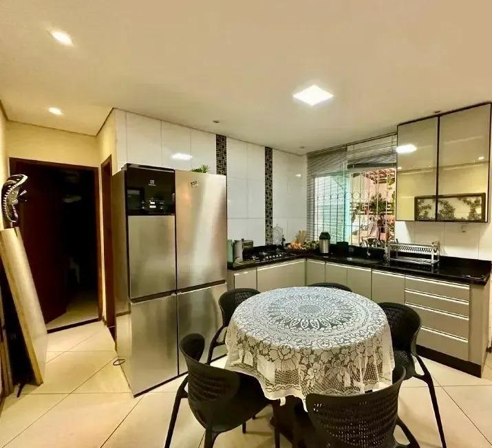 Casa, Céu Azul, 3 Quartos, 2 Vagas, 2 Suítes