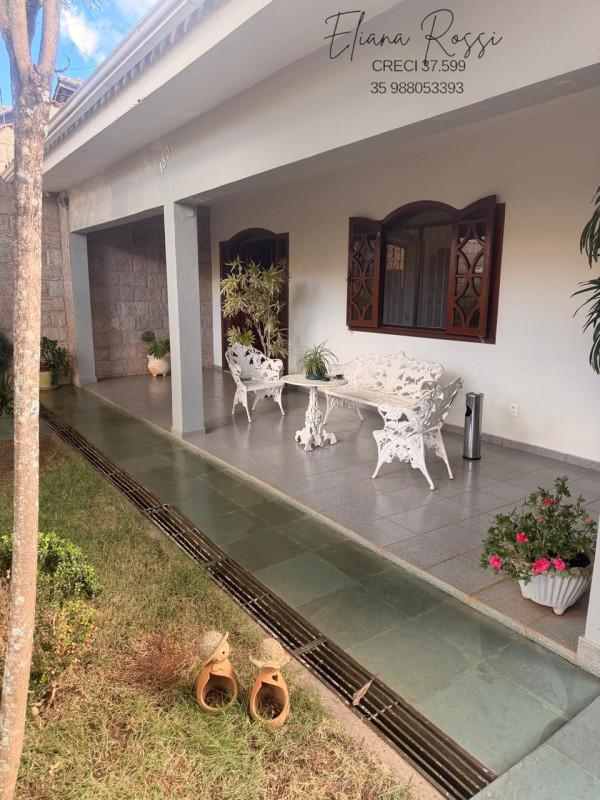 Casa, Santa Luiza, 4 Quartos, 4 Vagas, 2 Suítes