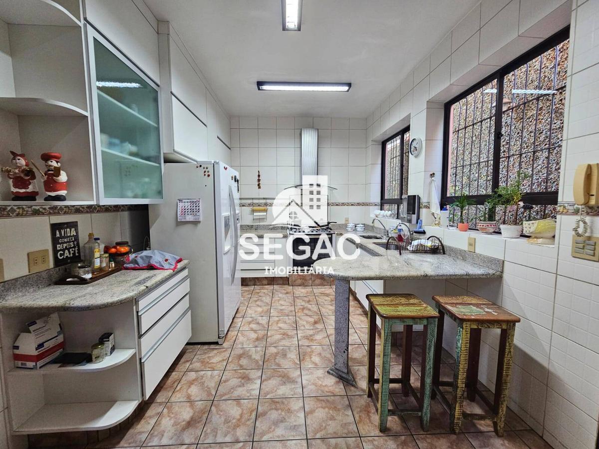 Casa, Nova Suíssa, 3 Quartos, 5 Vagas, 1 Suíte