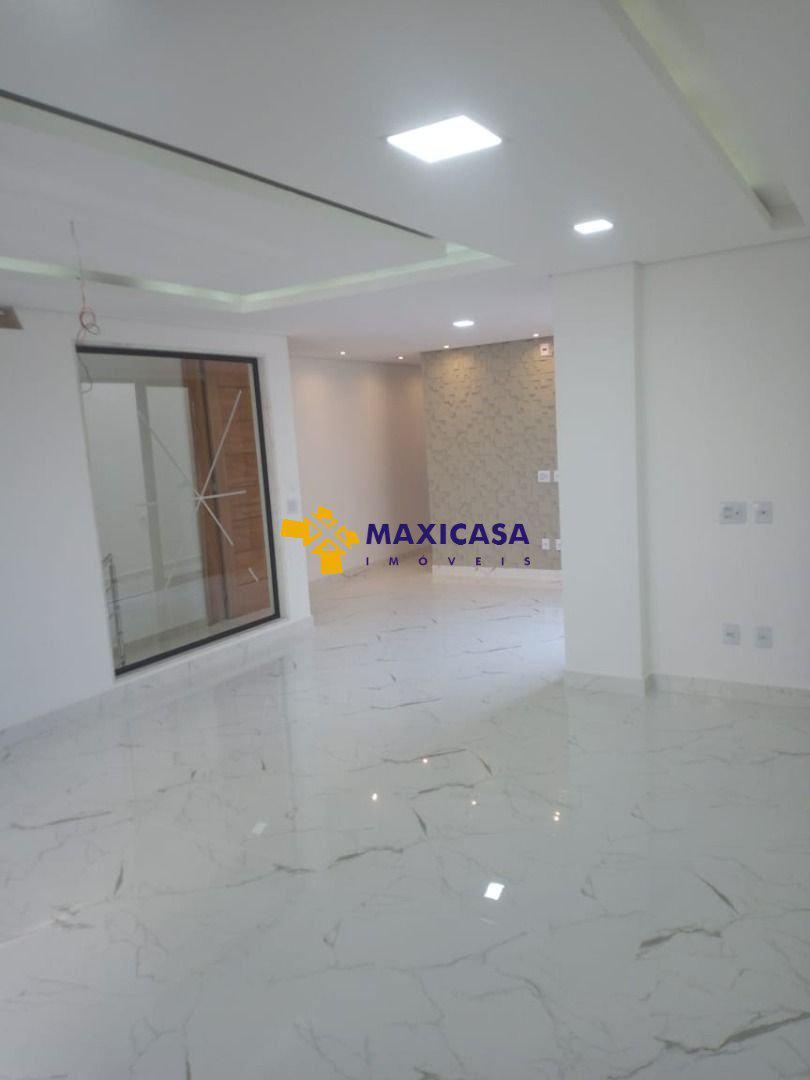 Casa, Santa Rosa, 3 Quartos, 4 Vagas, 3 Suítes