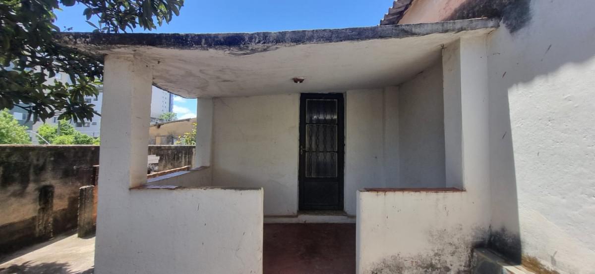 Casa, Sagrada Família, 5 Quartos, 0 Vaga, 1 Suíte