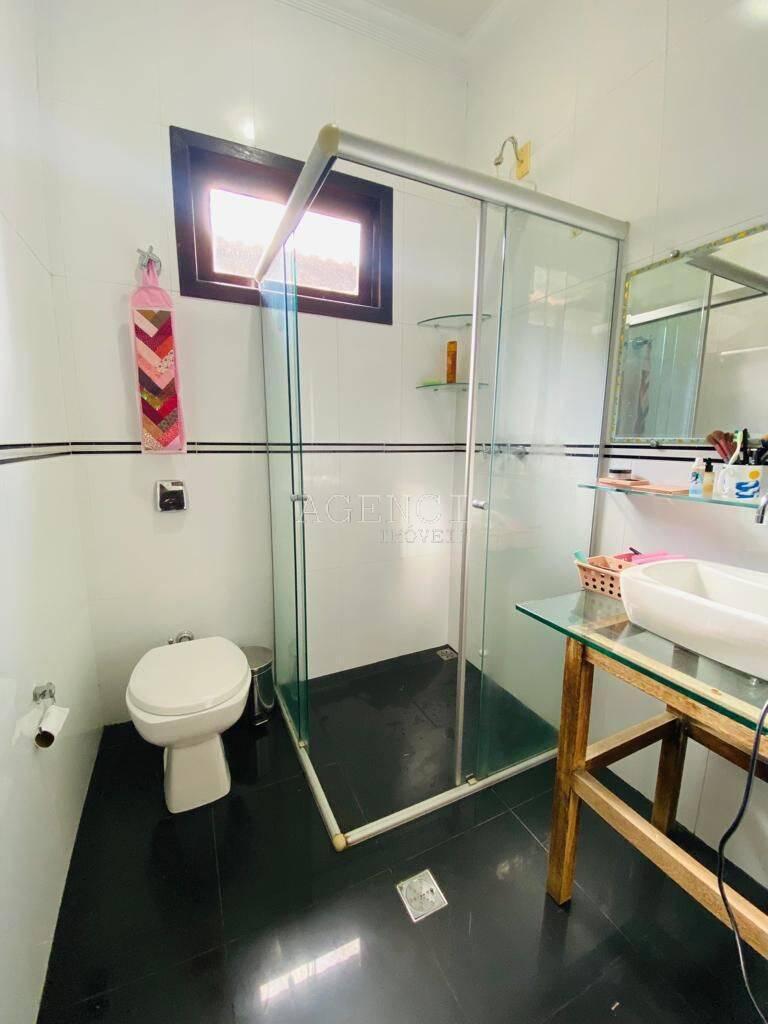 Casa, Bandeirantes (pampulha), 5 Quartos, 0 Vaga, 4 Suítes