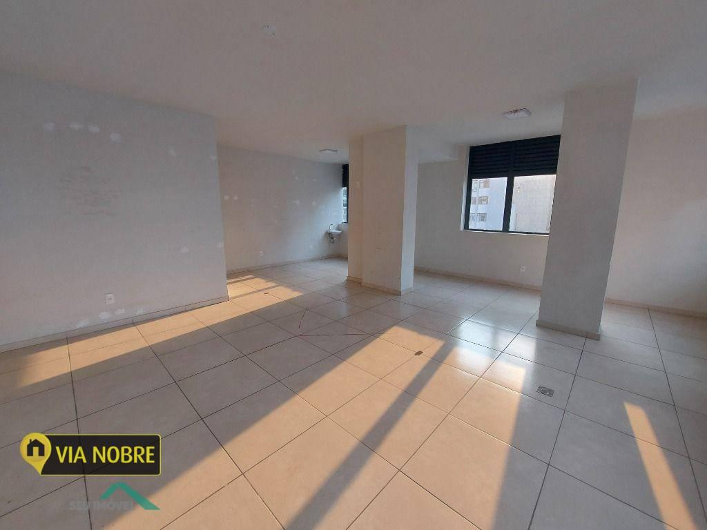 Sala, Funcionários