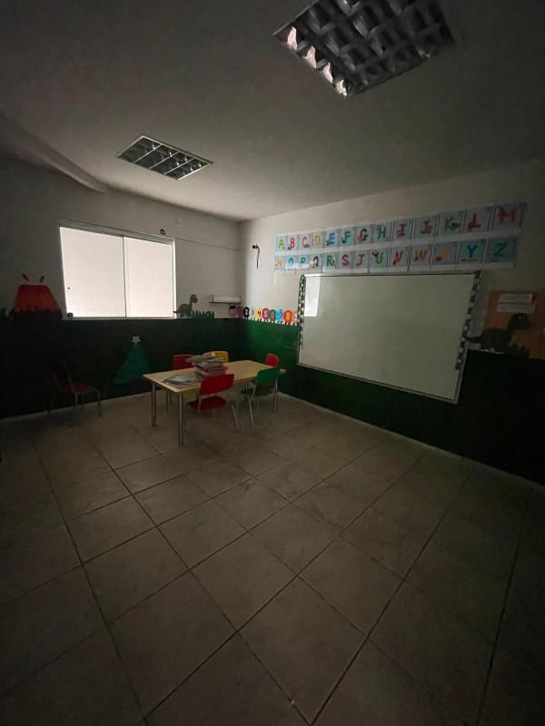 Casa Comercial, Candelária, 4 Quartos, 0 Vaga, 1 Suíte