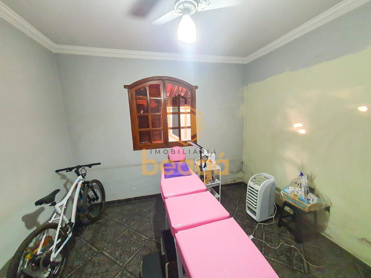 Casa, Arvoredo, 4 Quartos, 2 Vagas, 1 Suíte