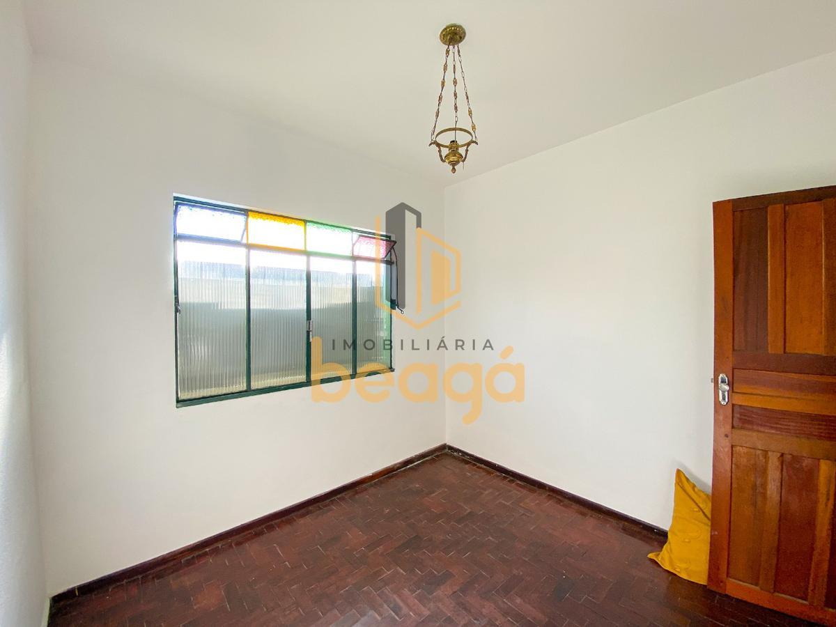 Casa, Parque Turistas, 3 Quartos, 8 Vagas, 2 Suítes