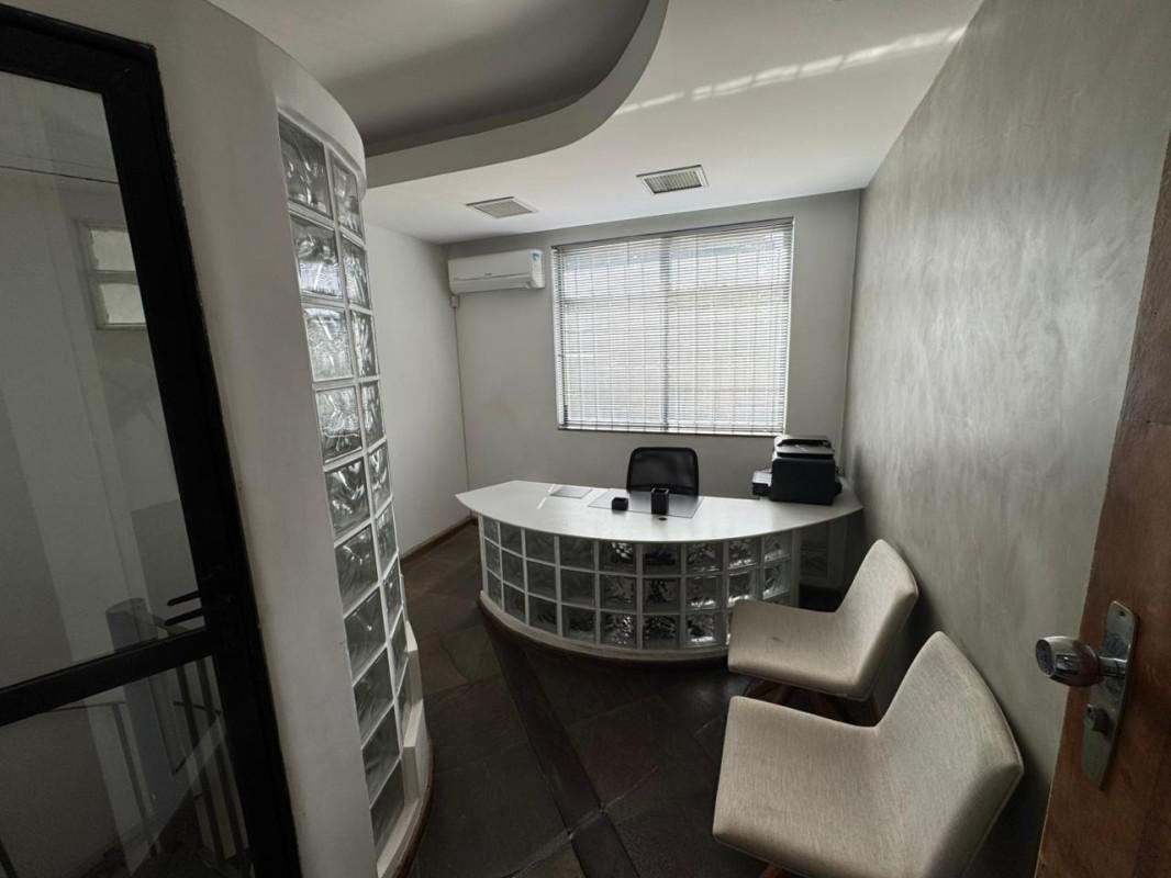 Prédio, Colégio Batista, 0 Quarto, 0 Vaga