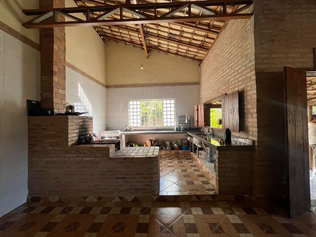 Fazenda, Ravena, 5 Quartos, 0 Vaga, 2 Suítes