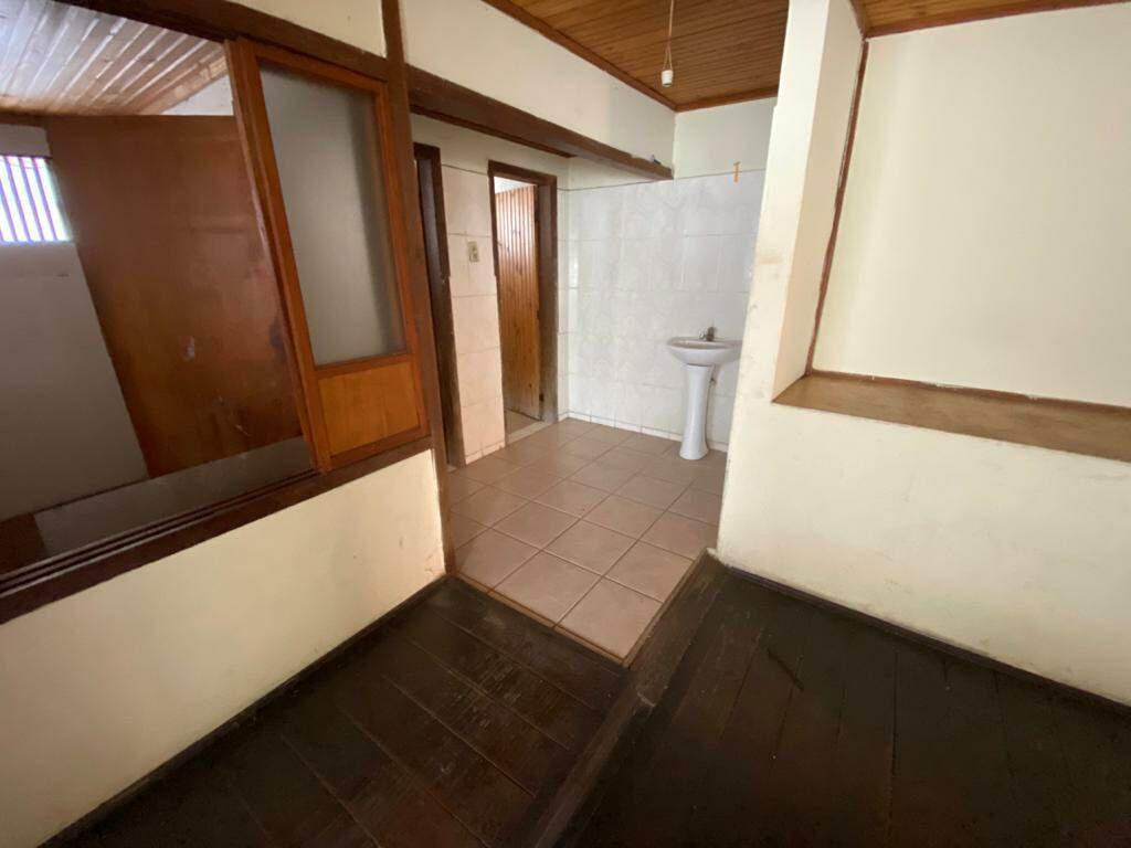 Casa Comercial, Funcionários, 0 Quarto, 0 Vaga