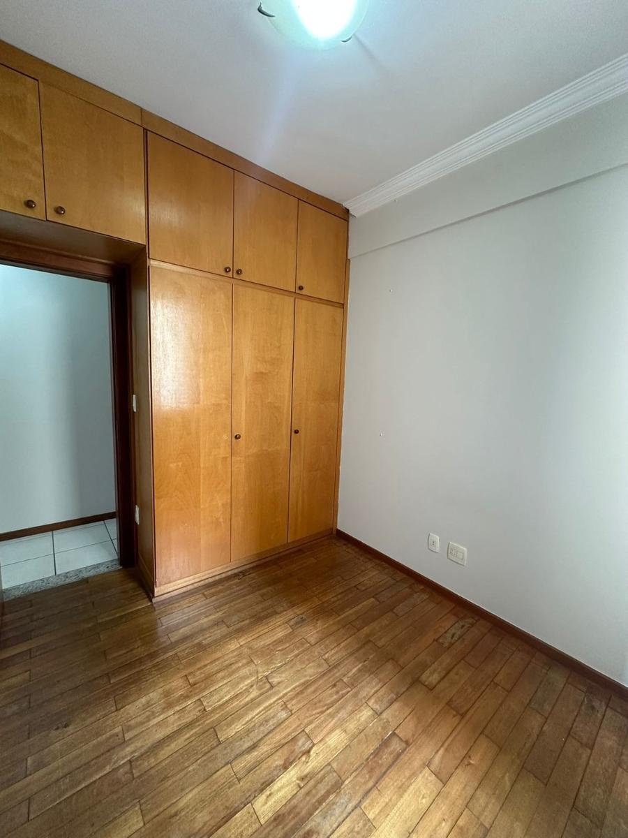 Apartamento, Funcionários, 2 Quartos, 2 Vagas