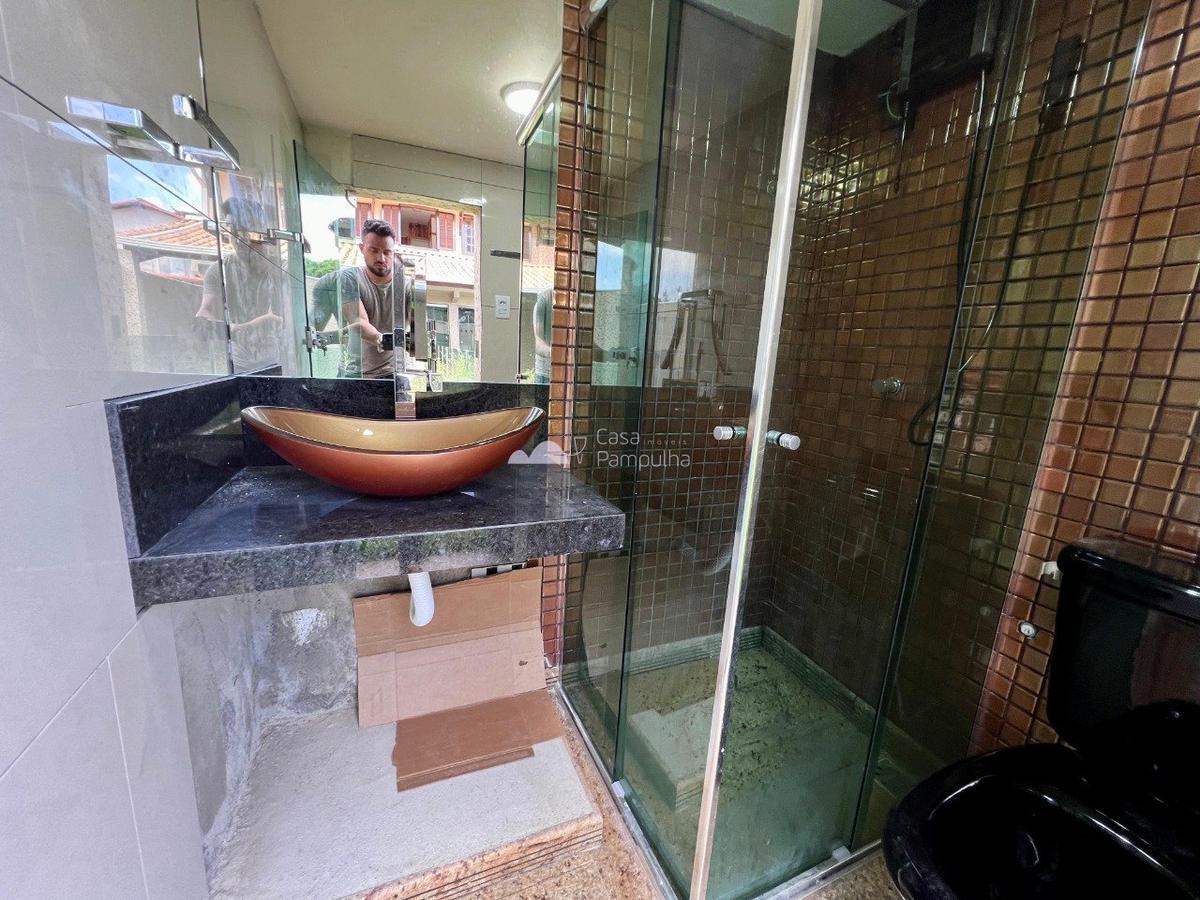 Casa, Trevo, 4 Quartos, 5 Vagas, 2 Suítes