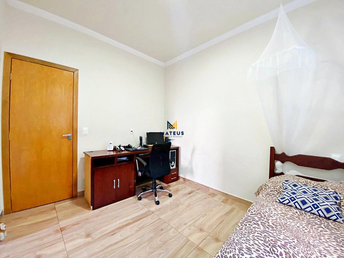 Casa, Caiçaras, 3 Quartos, 6 Vagas, 1 Suíte