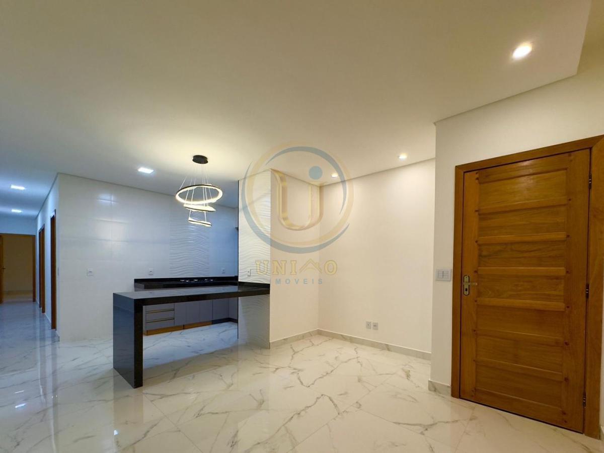 Casa, Novo Centro, 3 Quartos, 2 Vagas, 1 Suíte