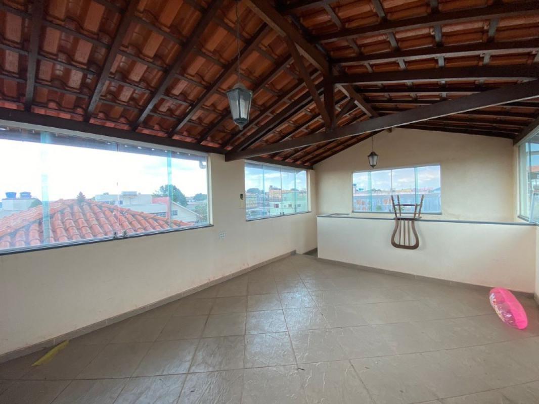 Casa, Coqueiros, 3 Quartos, 6 Vagas, 1 Suíte