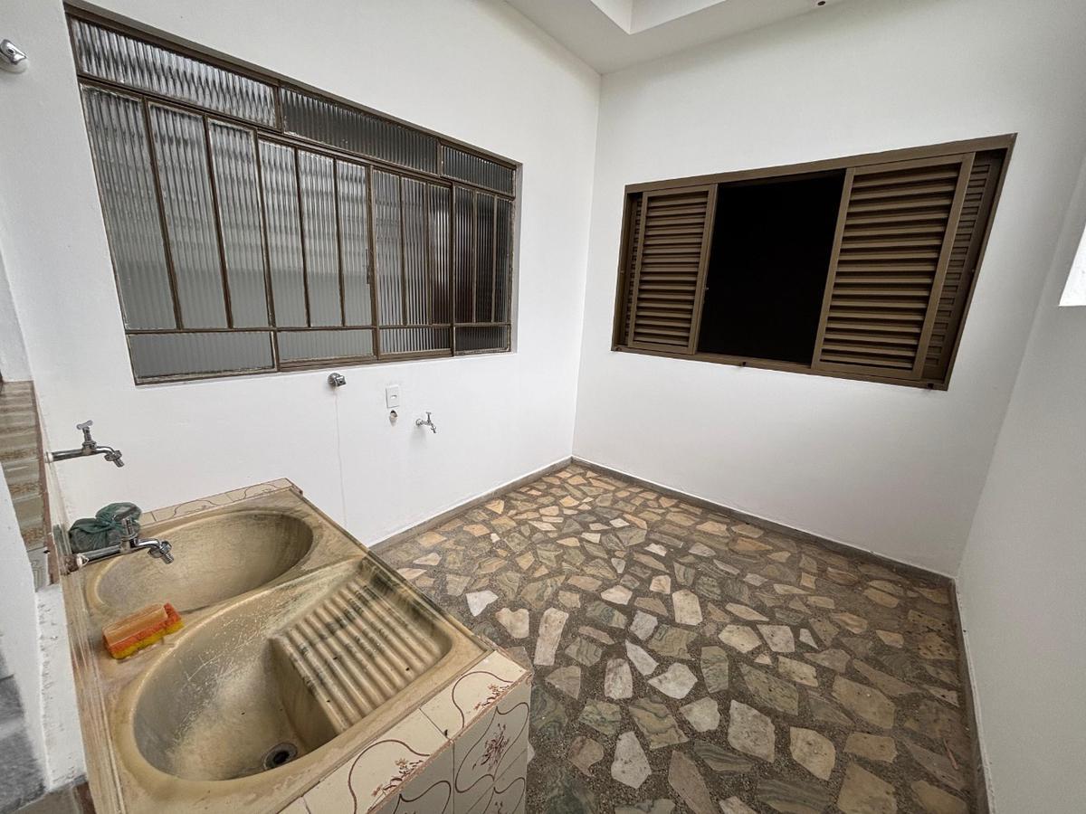 Casa, Centro, 3 Quartos, 5 Vagas, 1 Suíte
