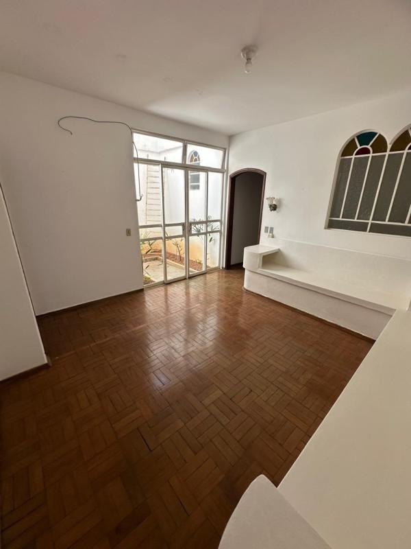 Casa, Vila Pinto, 6 Quartos, 0 Vaga, 1 Suíte