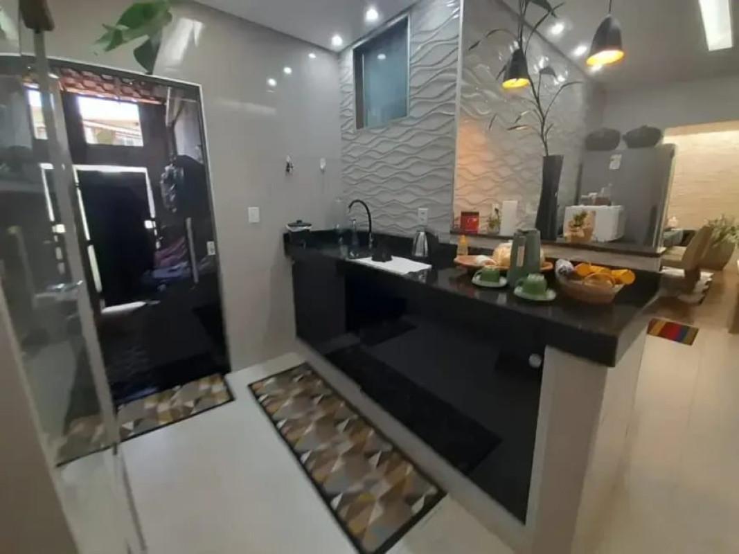 Casa, Tirol (barreiro), 3 Quartos, 2 Vagas, 1 Suíte