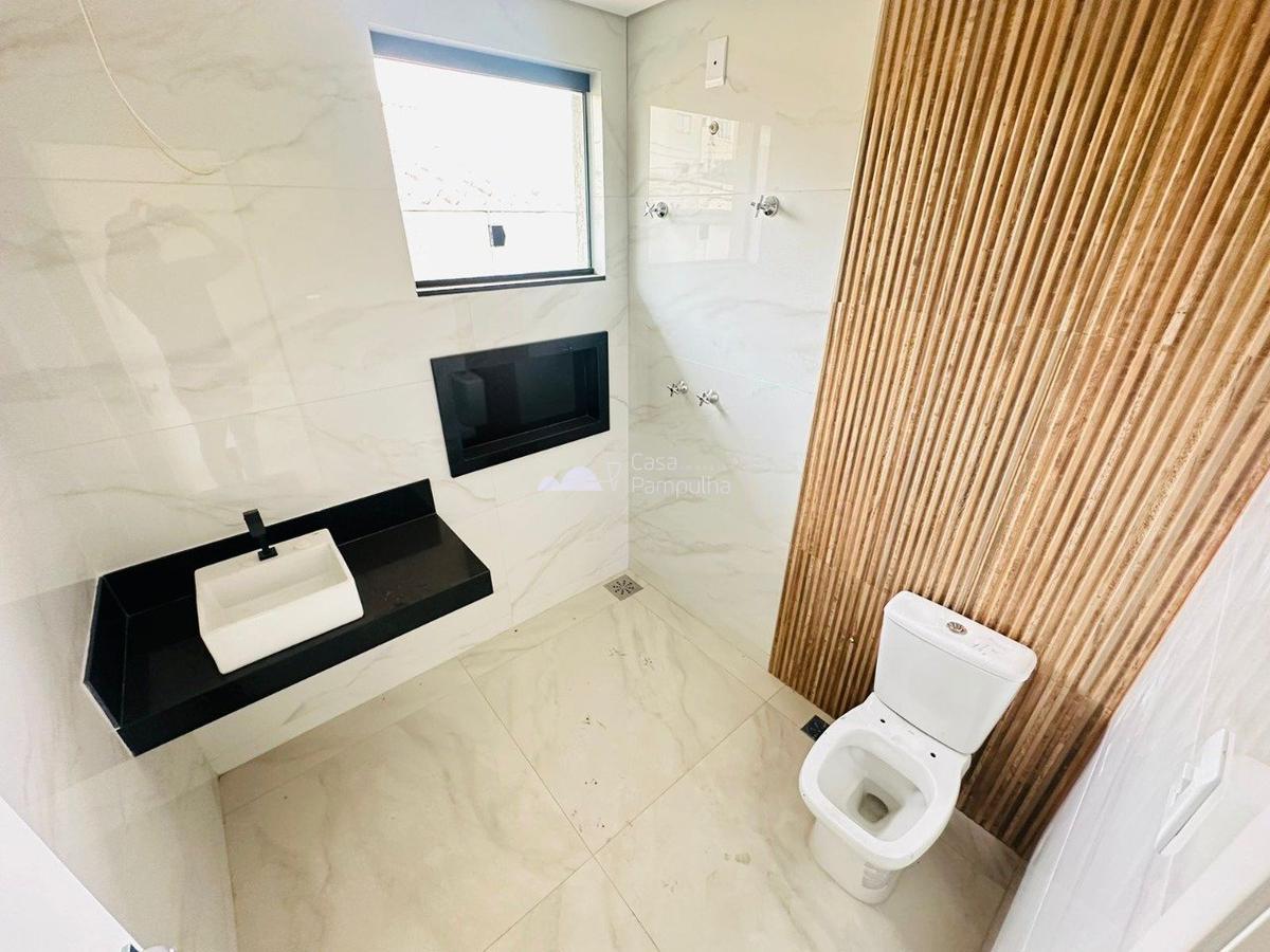 Casa, Santa Branca, 3 Quartos, 2 Vagas, 1 Suíte