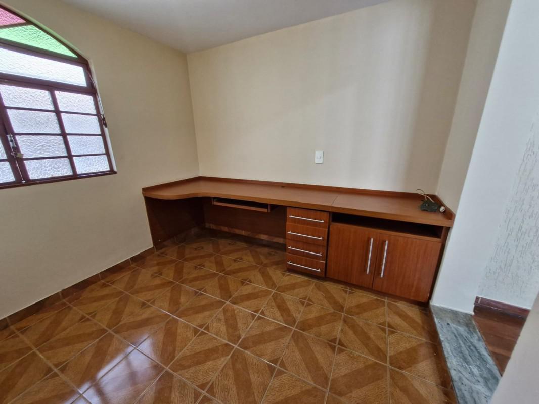 Casa, Castelo, 4 Quartos, 4 Vagas, 1 Suíte