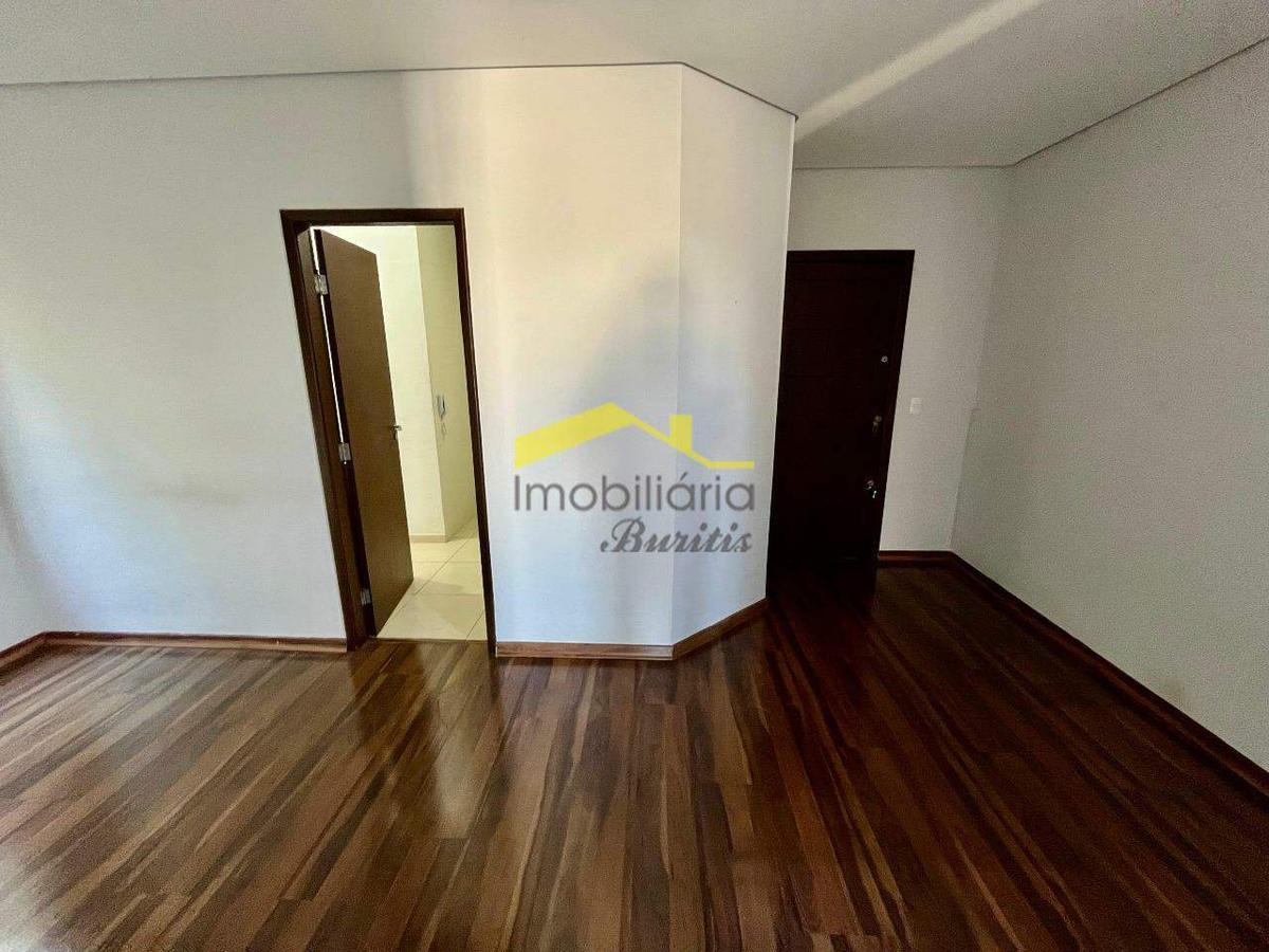 Apartamento, Estoril, 3 Quartos, 1 Vaga