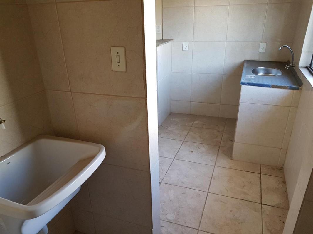 Prédio, Das Industrias I (barreiro), 14 Quartos, 0 Vaga