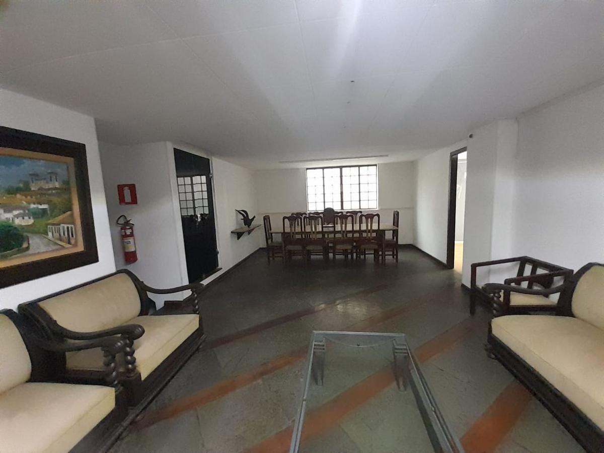 Casa, Sagrada Família, 6 Quartos, 4 Vagas, 4 Suítes