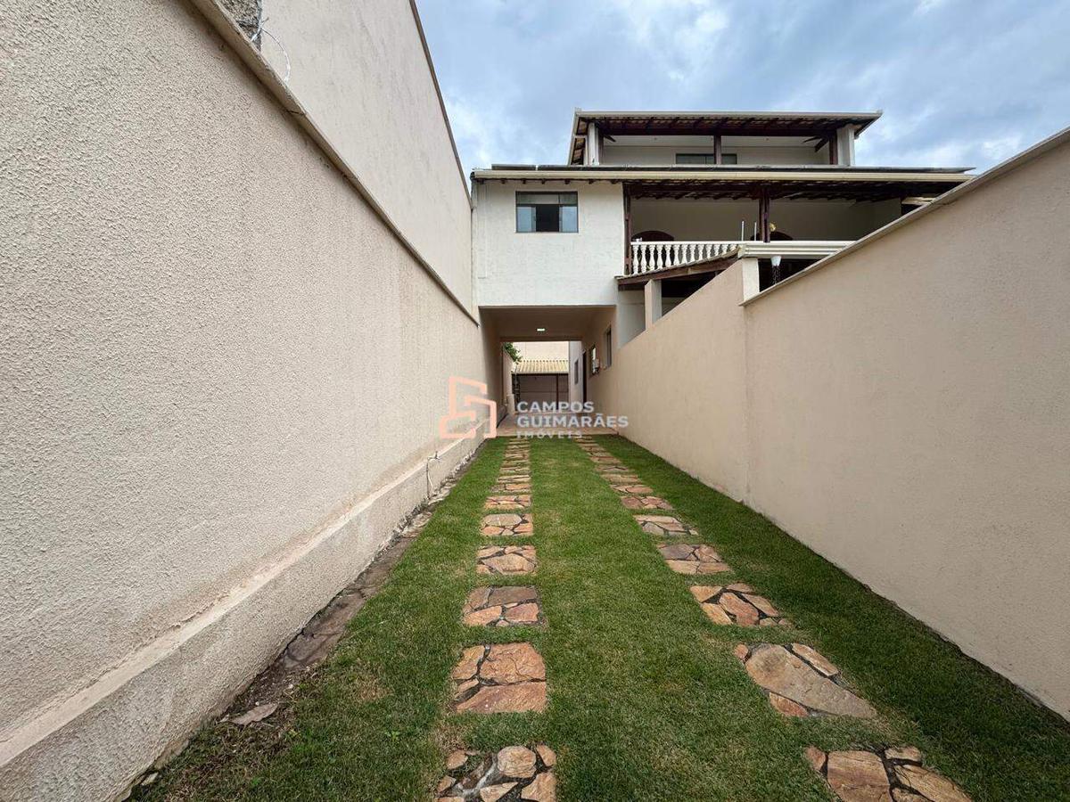 Casa, Milionários, 3 Quartos, 7 Vagas, 1 Suíte