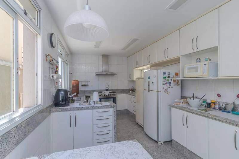 Casa, Santa Lúcia, 4 Quartos, 2 Vagas, 2 Suítes