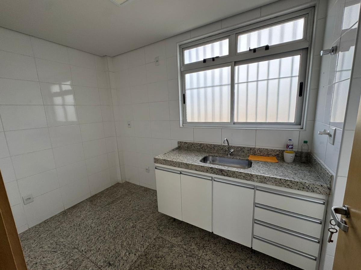 Apartamento, Colégio Batista, 2 Quartos, 2 Vagas, 1 Suíte