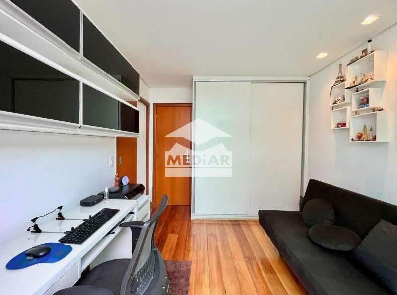 Apartamento, Castelo, 4 Quartos, 3 Vagas, 2 Suítes