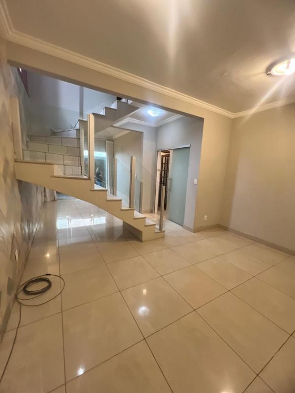 Casa, Castelo, 3 Quartos, 1 Vaga, 1 Suíte