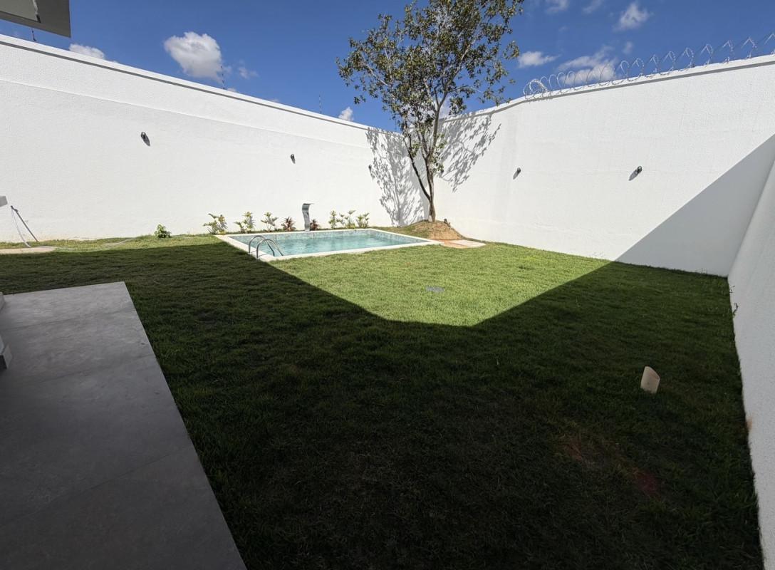 Casa, Trevo, 4 Quartos, 3 Vagas, 3 Suítes