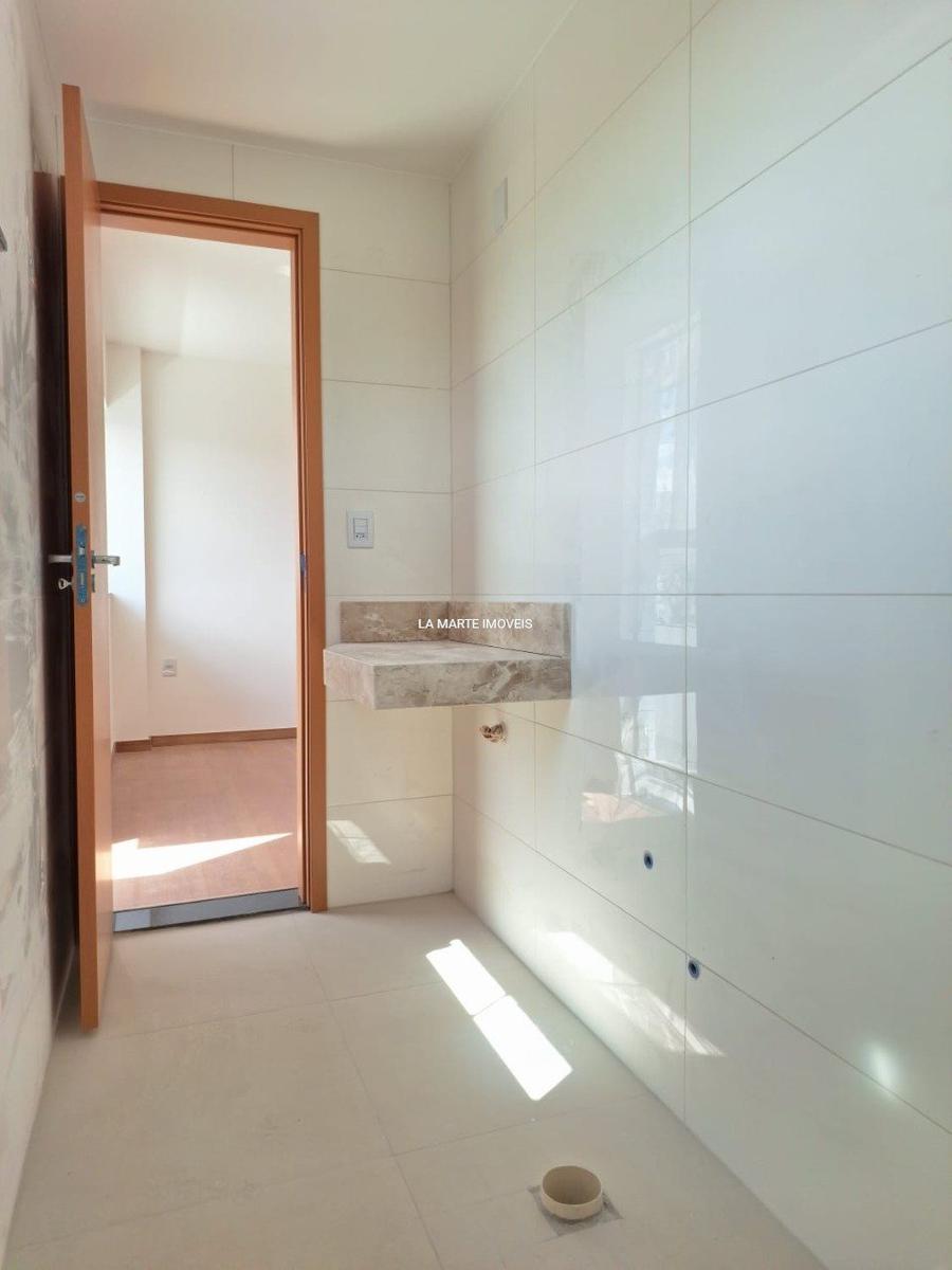 Apartamento, Santa Cruz Industrial, 3 Quartos, 1 Vaga, 1 Suíte