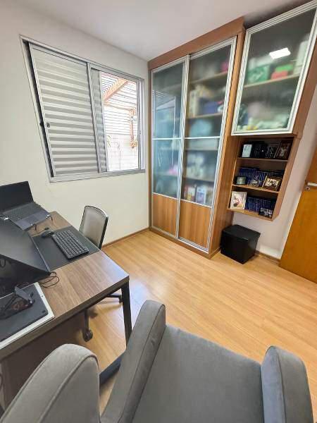 Apartamento, Sagrada Família, 3 Quartos, 1 Vaga, 1 Suíte