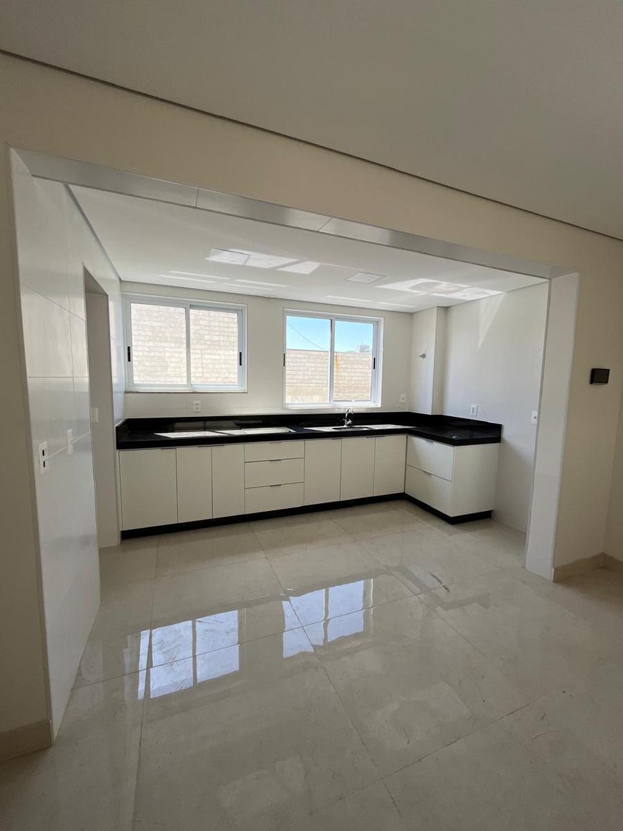 Apartamento, Floresta, 3 Quartos, 2 Vagas, 1 Suíte
