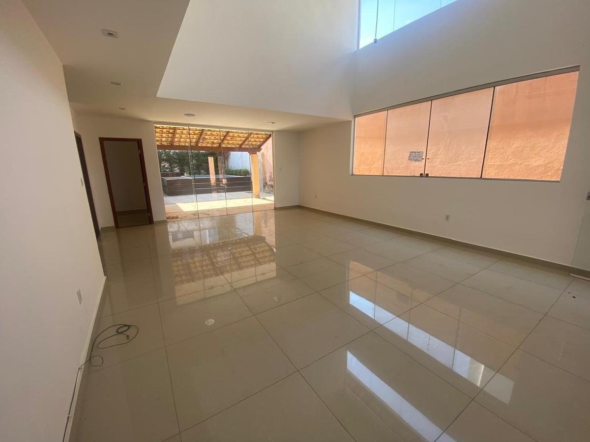 Casa, Trevo, 4 Quartos, 4 Vagas, 3 Suítes