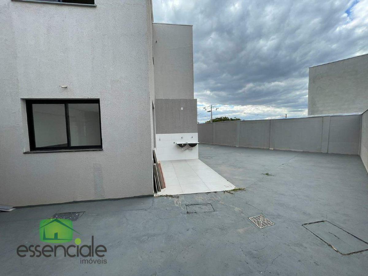 Casa, Centro, 3 Quartos, 2 Vagas, 1 Suíte