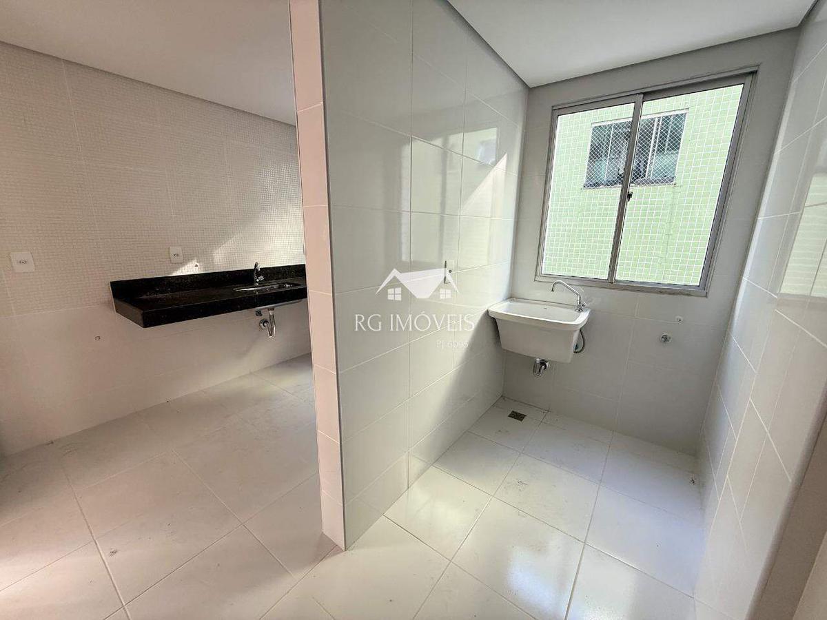Apartamento, Barreiro, 3 Quartos, 2 Vagas, 1 Suíte
