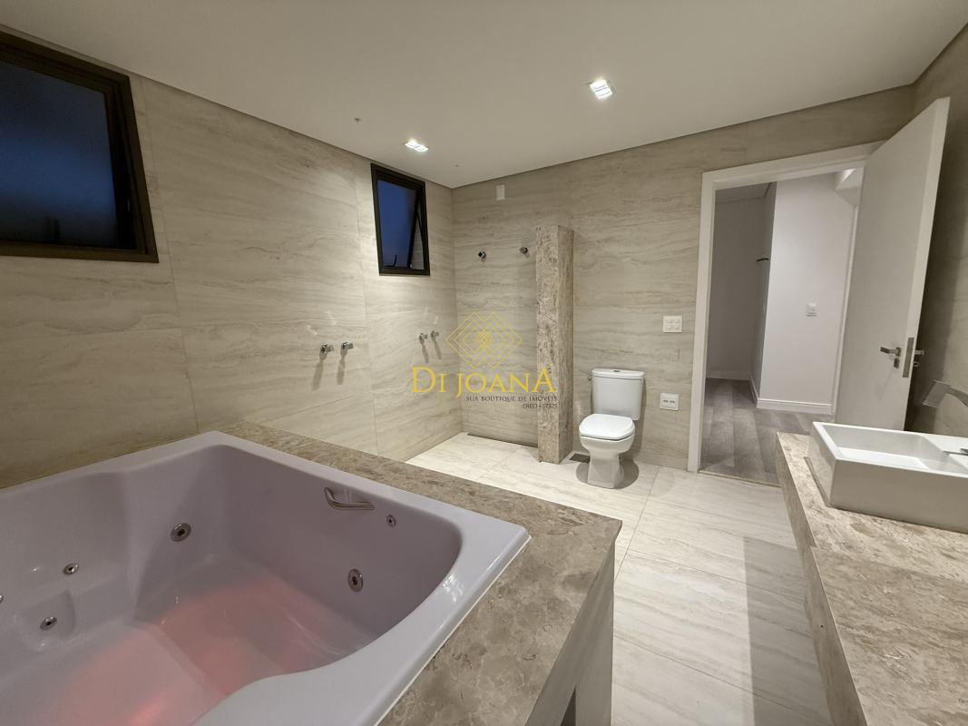 Apartamento, Centro, 4 Quartos, 3 Vagas, 4 Suítes