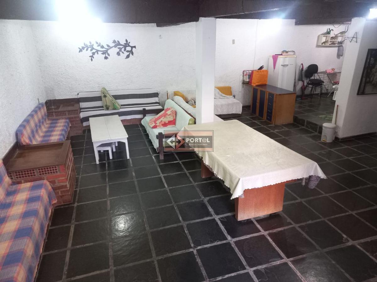 Casa, Itapoã, 4 Quartos, 2 Vagas, 1 Suíte