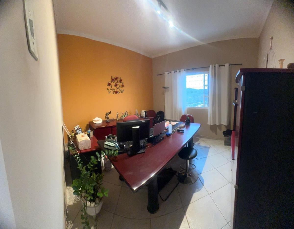 Casa, Nações Unidas, 4 Quartos, 2 Vagas, 1 Suíte