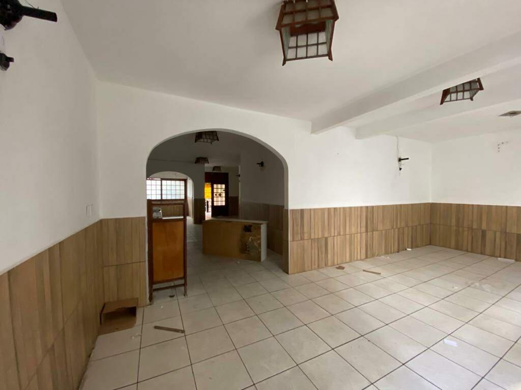 Casa Comercial, Funcionários, 0 Quarto, 0 Vaga