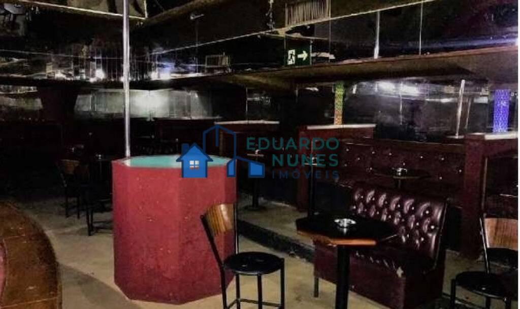 Casa, Funcionários, 4 Quartos, 0 Vaga