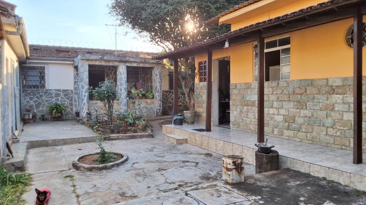 Casa, Padre Eustáquio, 2 Quartos, 10 Vagas, 1 Suíte