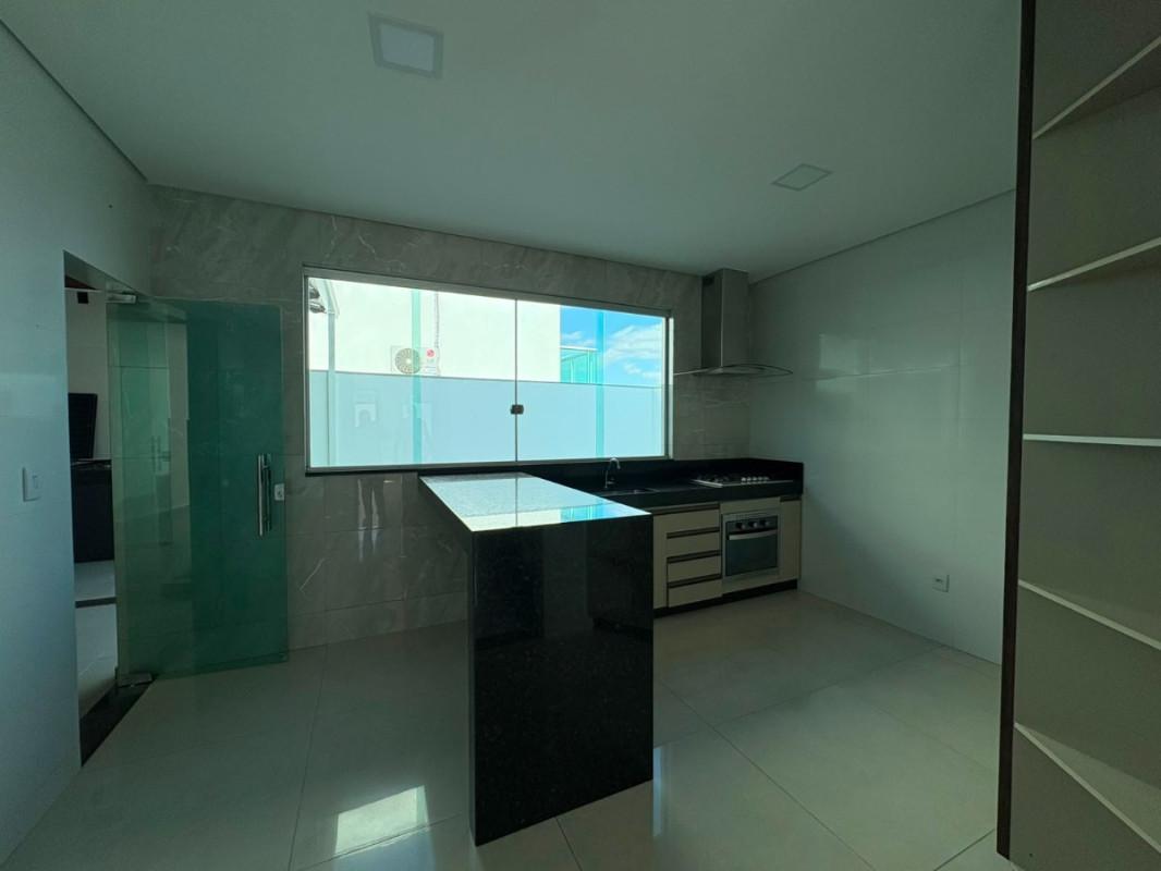 Casa, Masterville, 3 Quartos, 4 Vagas, 1 Suíte