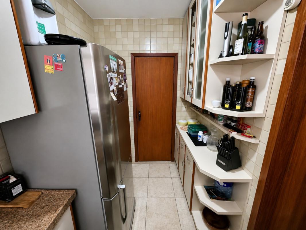 Apartamento, Vila Paris, 2 Quartos, 1 Vaga